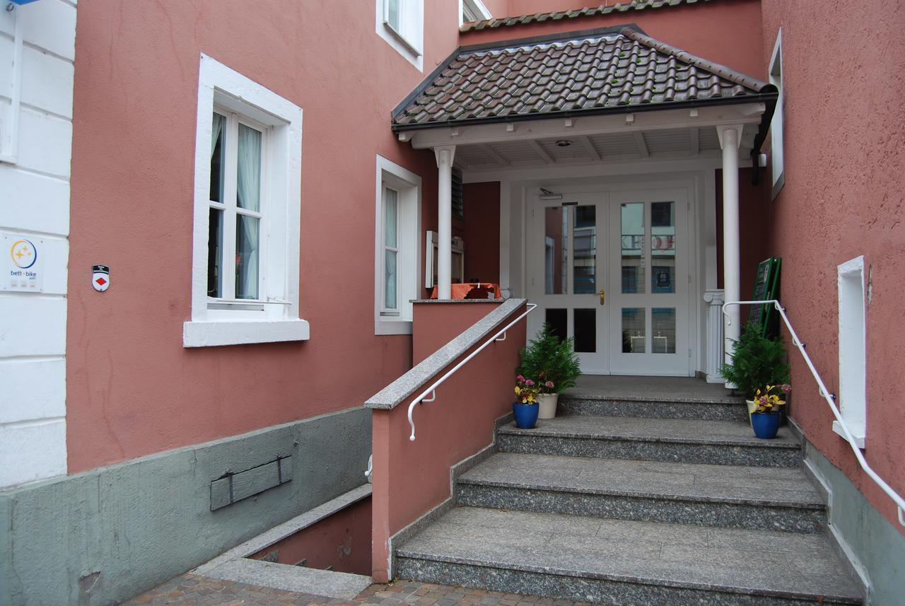 Gasthaus Zum Loewen - Restaurant Akropolis เฮาซาค ภายนอก รูปภาพ
